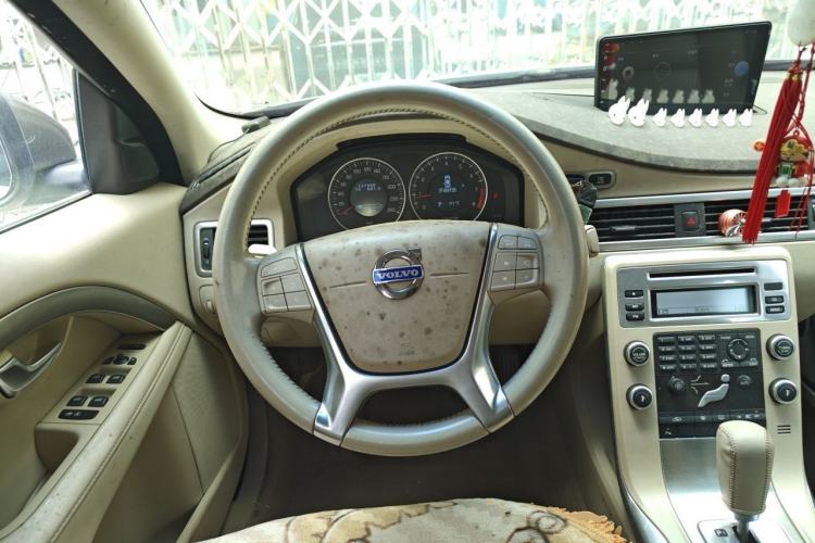 Used Volvo S80L 2011 2.0T Zhiya Edition Steering Wheel
