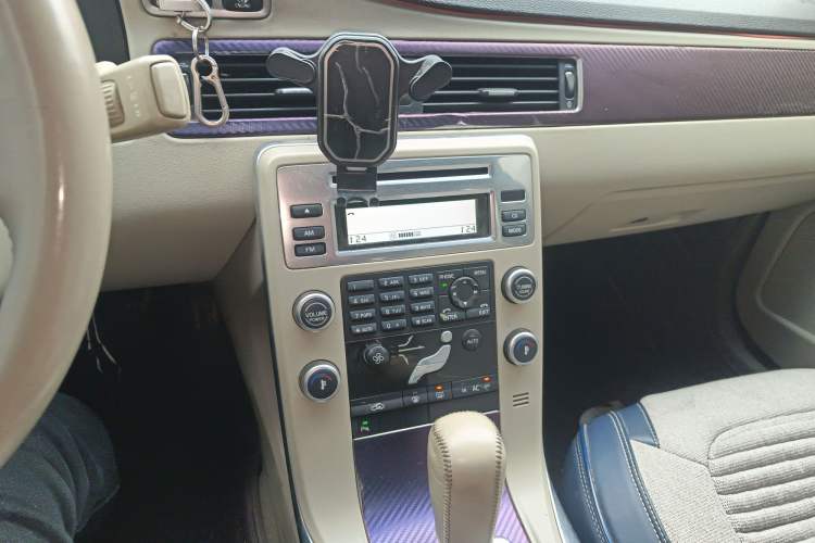 Used Volvo S80L 2011 2.0T Zhiya Edition Audio And AC Panel