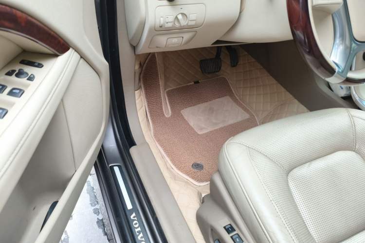 Used Volvo S80L 2011 2.0T ZhiZun Edition Driver Seat