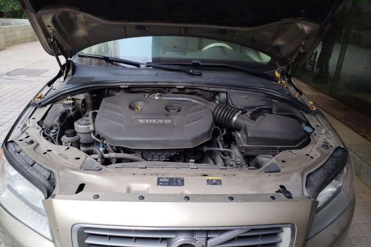 Used Volvo S80L 2011 2.0T Zhiya Edition Engine Bay
