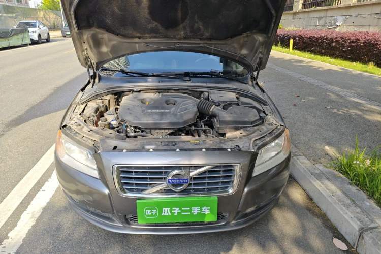 Used Volvo S80L 2011 2.0T ZhiShang Version Engine Bay