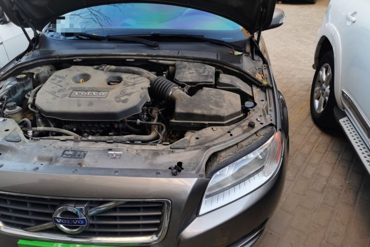 Used Volvo S80L 2011 2.0T Zhiya Edition Engine Bay Left