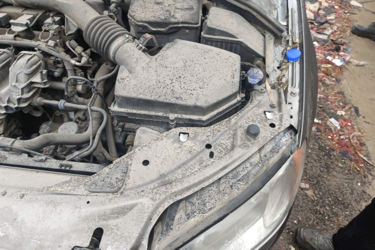 Used Volvo S80L 2011 2.0T Zhiya Edition Engine Bay Left