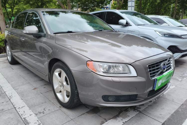 Used Volvo S80L 2011 2.0T ZhiZun Edition Front Right 45 Deg
