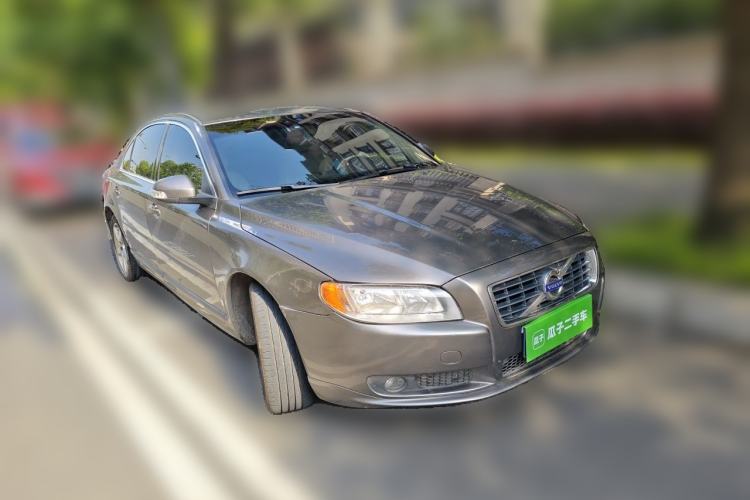Used Volvo S80L 2011 2.0T ZhiShang Version Front Right 45 Deg