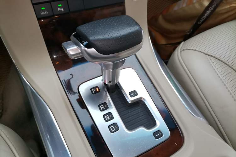 Used Volvo S80L 2011 2.0T ZhiZun Edition Gear Lever