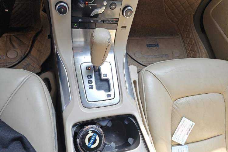 Used Volvo S80L 2011 2.0T ZhiShang Version Gear Lever