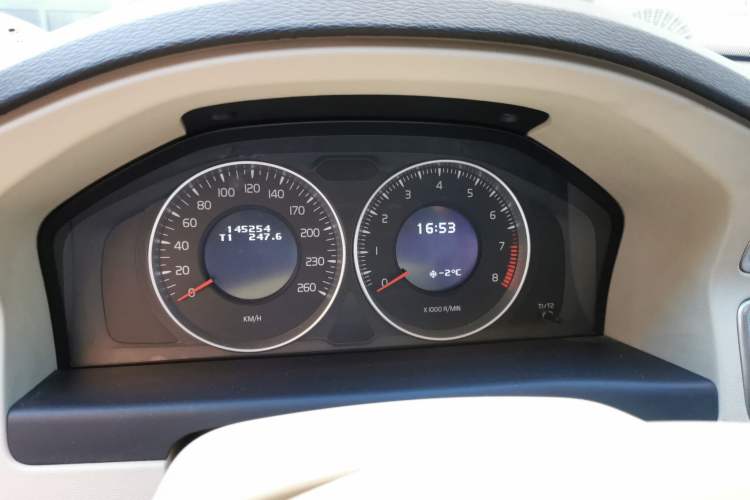 Used Volvo S80L 2011 2.0T Zhiya Edition Instrument Cluster