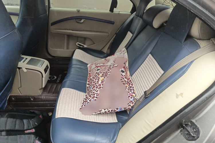 Used Volvo S80L 2011 2.0T Zhiya Edition Left Rear Seat