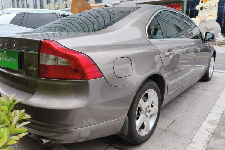 Used Volvo S80L 2011 2.0T ZhiZun Edition Rear Right 45 Deg