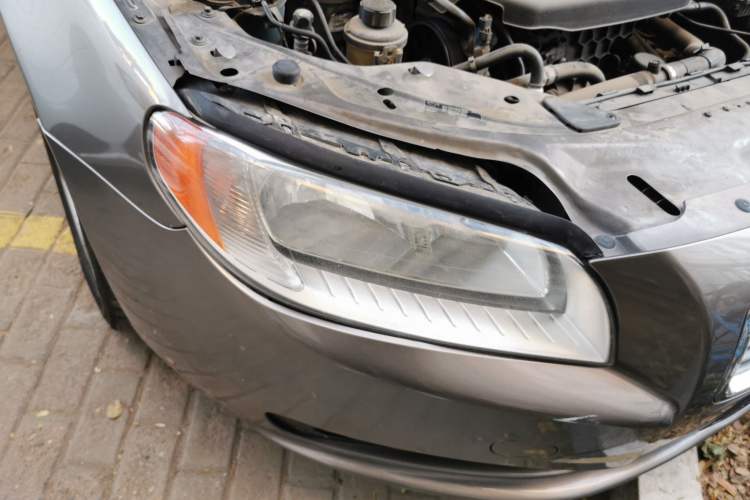 Used Volvo S80L 2011 2.0T Zhiya Edition Right Front Headlight