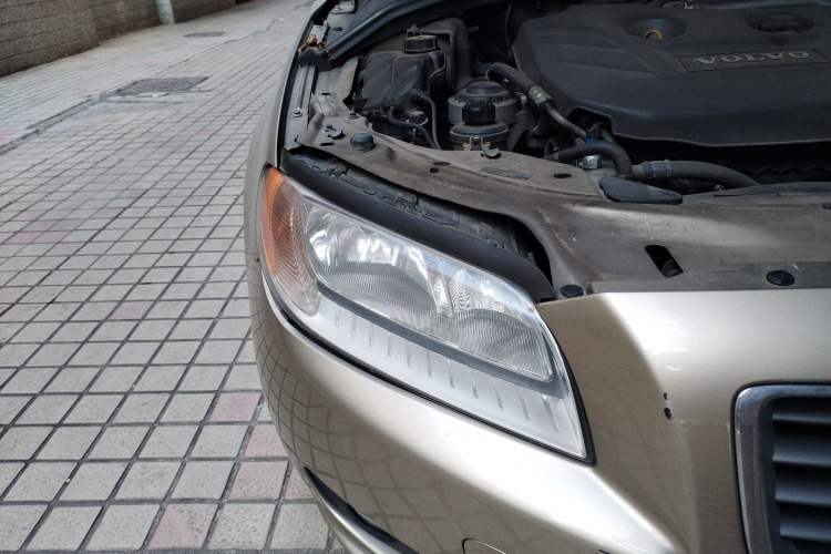 Used Volvo S80L 2011 2.0T Zhiya Edition Right Front Headlight