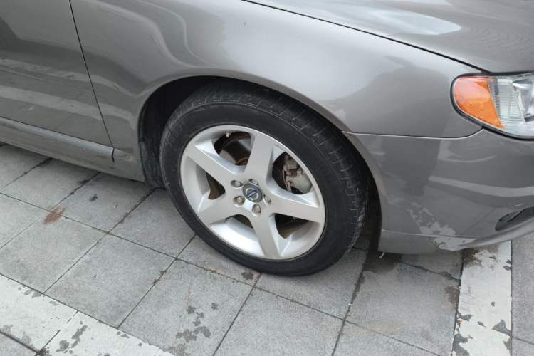 Used Volvo S80L 2011 2.0T ZhiZun Edition Right Front Wheel Hub