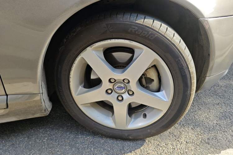 Used Volvo S80L 2011 2.0T ZhiShang Version Right Front Wheel Hub