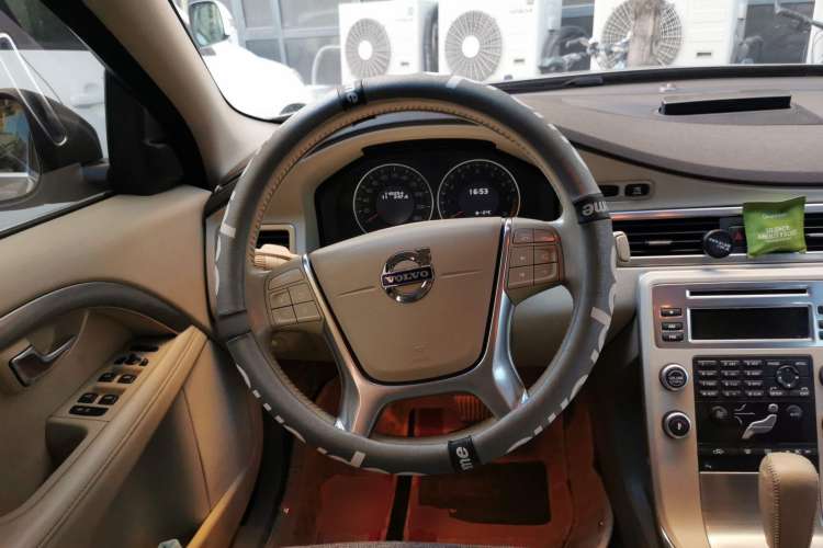 Used Volvo S80L 2011 2.0T Zhiya Edition Steering Wheel
