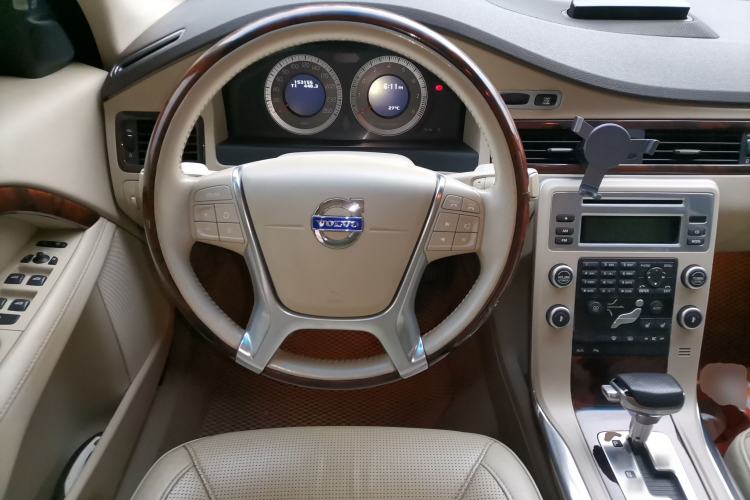 Used Volvo S80L 2011 2.0T ZhiZun Edition Steering Wheel