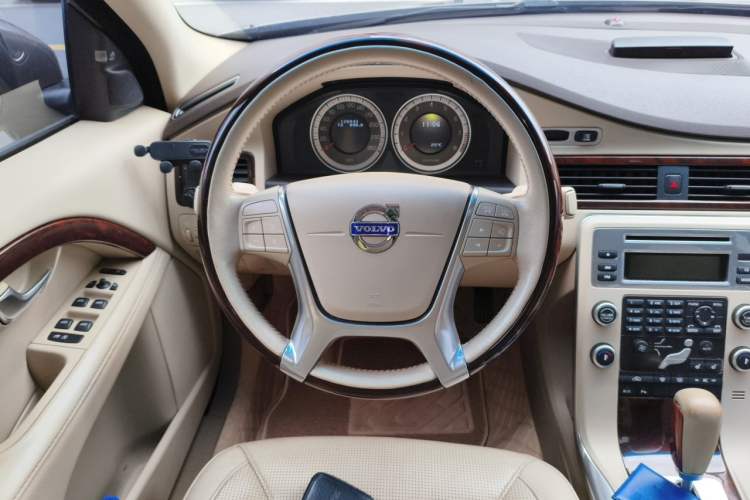 Used Volvo S80L 2011 2.0T ZhiZun Edition Steering Wheel