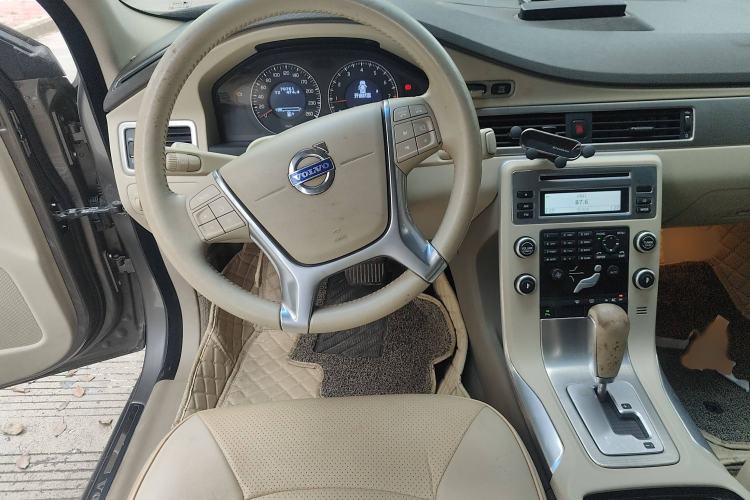 Used Volvo S80L 2011 2.0T Zhiya Edition Steering Wheel