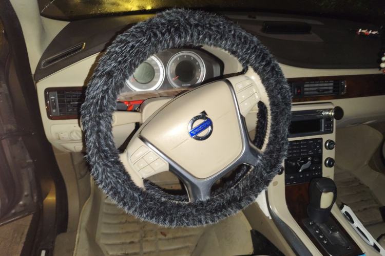 Used Volvo S80L 2011 2.0T ZhiZun Edition Steering Wheel