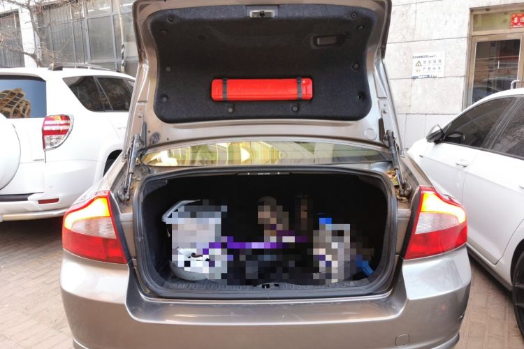 Used Volvo S80L 2011 2.0T Zhiya Edition Trunk