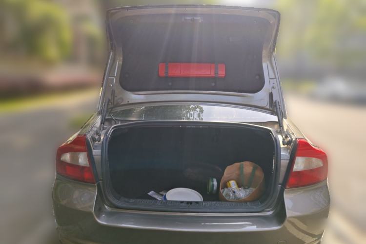 Used Volvo S80L 2011 2.0T ZhiShang Version Trunk