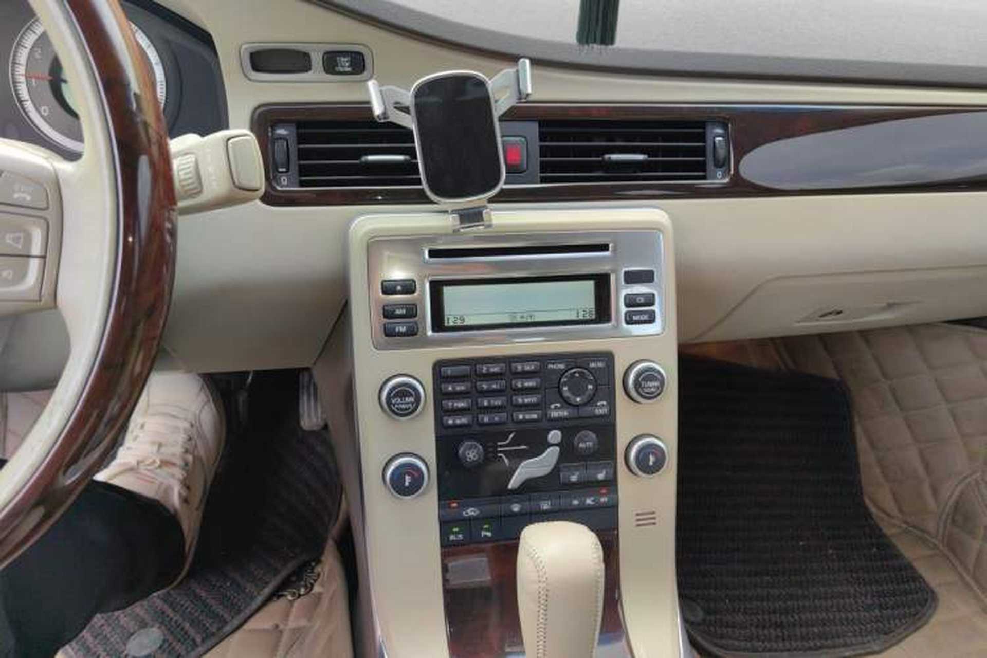 Used Volvo S80L 2011 2.0T ZhiZun Edition Audio And AC Panel