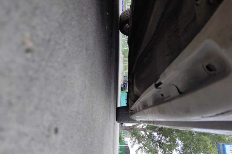 Used Volvo S80L 2011 2.0T ZhiZun Edition Chassis Front Left