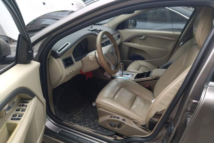 Used Volvo S80L 2011 2.0T Zhiya Edition Driver Seat