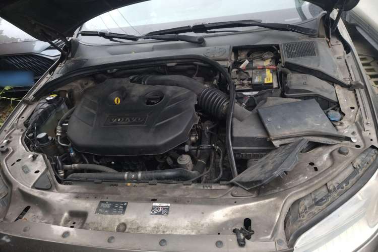 Used Volvo S80L 2011 2.0T Zhiya Edition Engine Bay