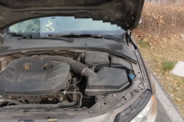 Used Volvo S80L 2011 2.0T ZhiZun Edition Engine Bay Left