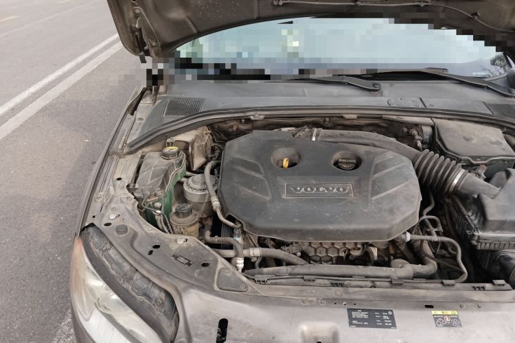 Used Volvo S80L 2011 2.0T ZhiZun Edition Engine Bay Right