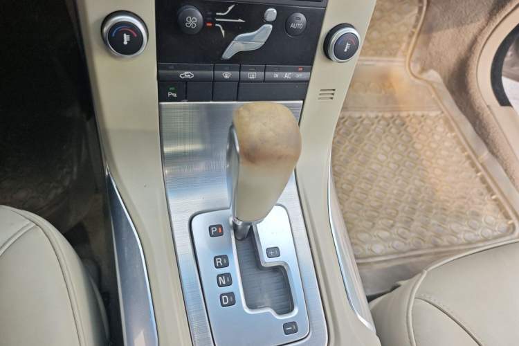 Used Volvo S80L 2011 2.0T ZhiShang Version Gear Lever