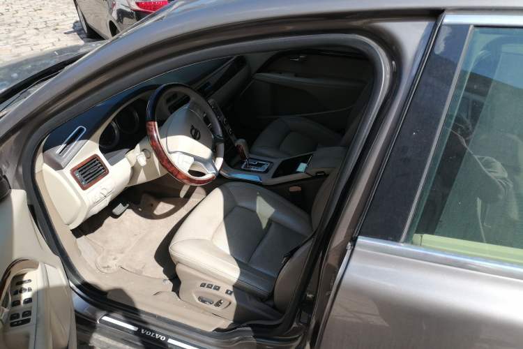 Used Volvo S80L 2011 2.0T ZhiZun Edition Left Front Seat