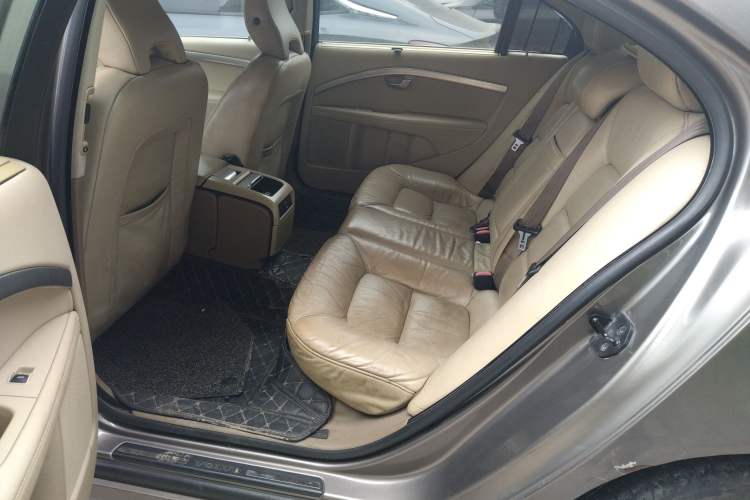 Used Volvo S80L 2011 2.0T Zhiya Edition Left Rear Seat