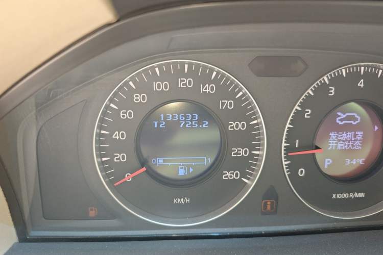 Used Volvo S80L 2011 2.0T ZhiShang Version Odometer Close Up