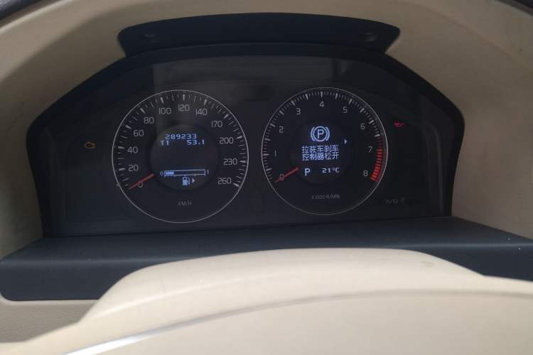 Used Volvo S80L 2011 2.0T Zhiya Edition Odometer Close Up