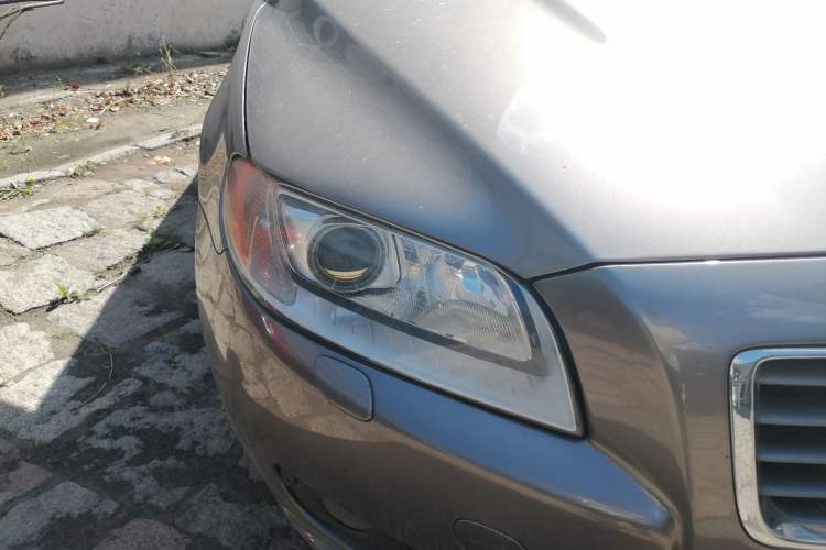 Used Volvo S80L 2011 2.0T ZhiZun Edition Right Front Headlight