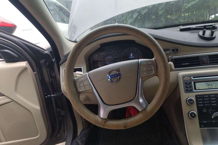Used Volvo S80L 2011 2.0T Zhiya Edition Steering Wheel