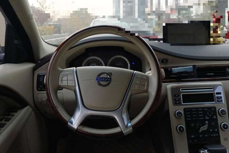 Used Volvo S80L 2011 2.0T ZhiZun Edition Steering Wheel
