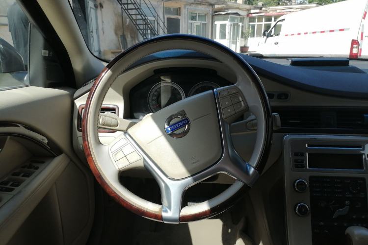 Used Volvo S80L 2011 2.0T ZhiZun Edition Steering Wheel