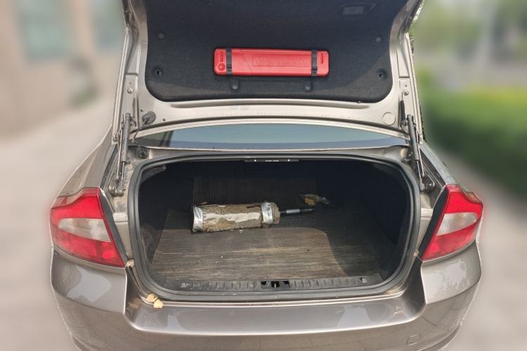 Used Volvo S80L 2011 2.0T ZhiShang Version Trunk