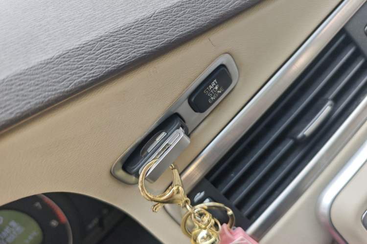 Used Volvo S80L 2011 2.0T ZhiShang Version Vehicle Key