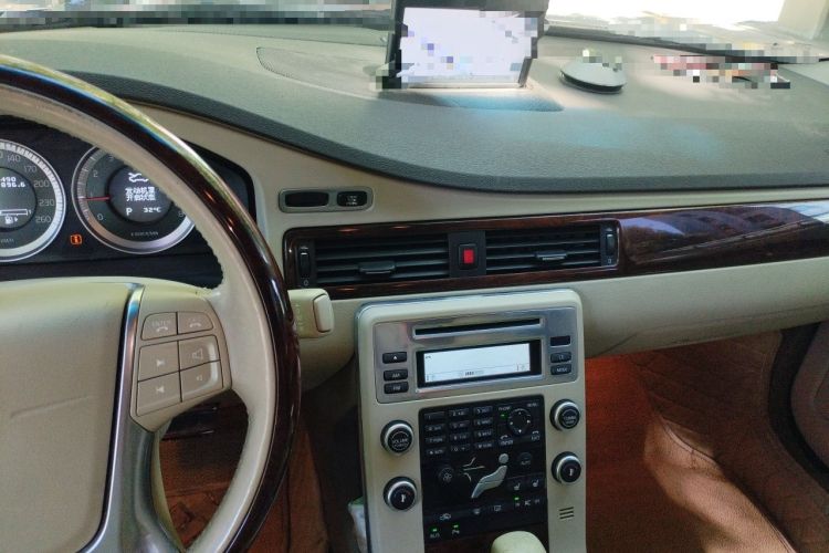 Used Volvo S80L 2011 2.0T ZhiZun Edition Audio And AC Panel