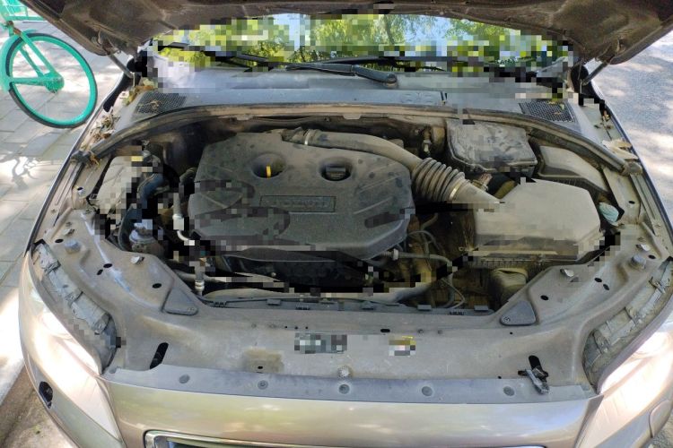 Used Volvo S80L 2011 2.0T ZhiZun Edition Engine Bay
