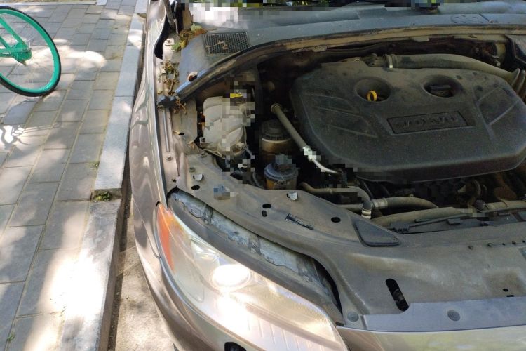 Used Volvo S80L 2011 2.0T ZhiZun Edition Engine Bay Right