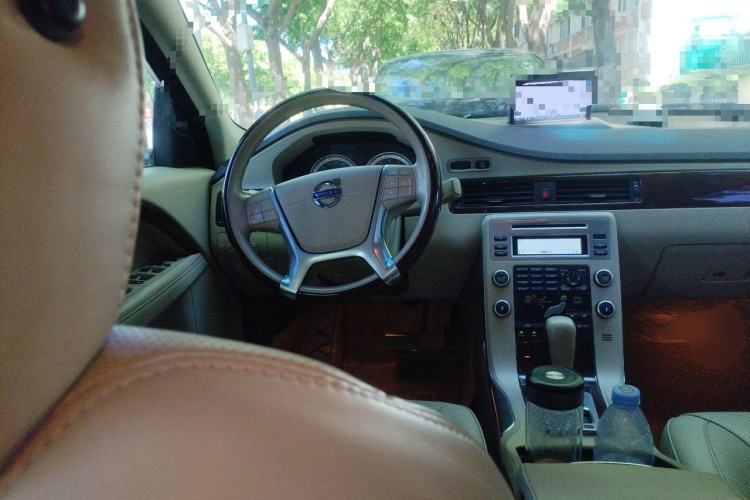 Used Volvo S80L 2011 2.0T ZhiZun Edition Steering Wheel