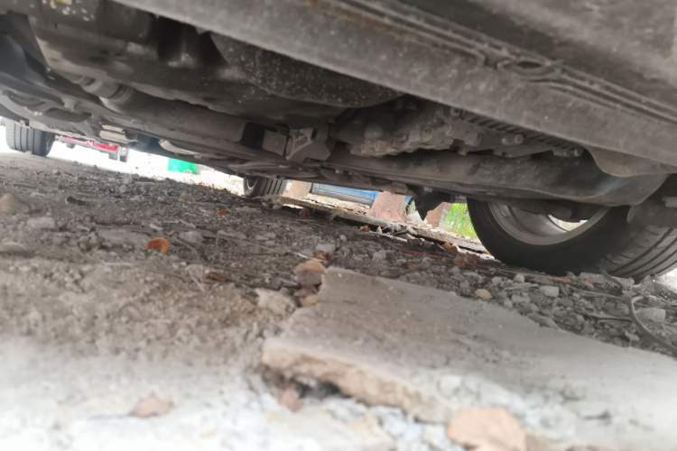 Used Volvo S80L 2011 2.0T ZhiZun Edition Chassis Front