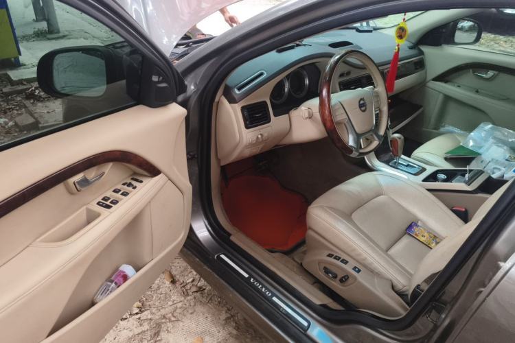 Used Volvo S80L 2011 2.0T ZhiZun Edition Driver Seat