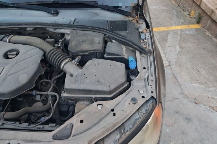 Used Volvo S80L 2011 2.0T Zhiya Edition Engine Bay Left