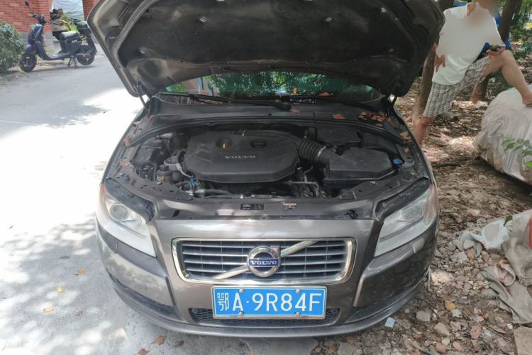 Used Volvo S80L 2011 2.0T ZhiZun Edition Engine Bay